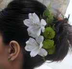Tocado de flores para el pelo de la novia